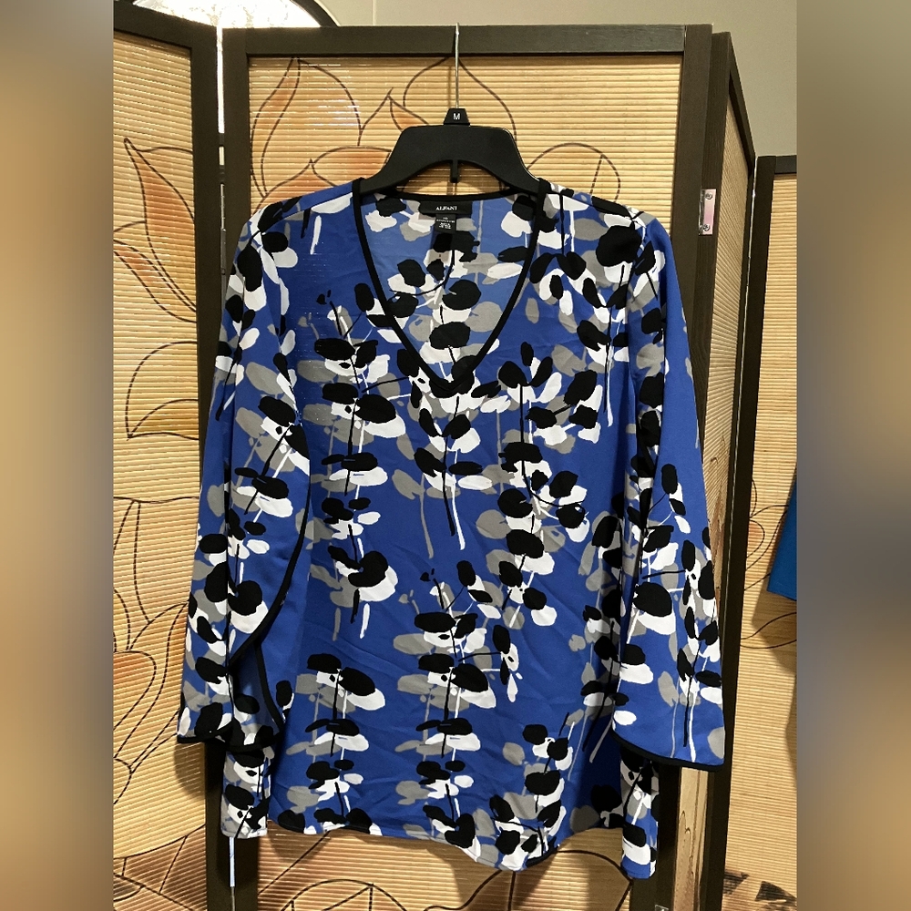 Susan Graver Tunic L Multicolor Medallion Print Long Sleeve Stretch